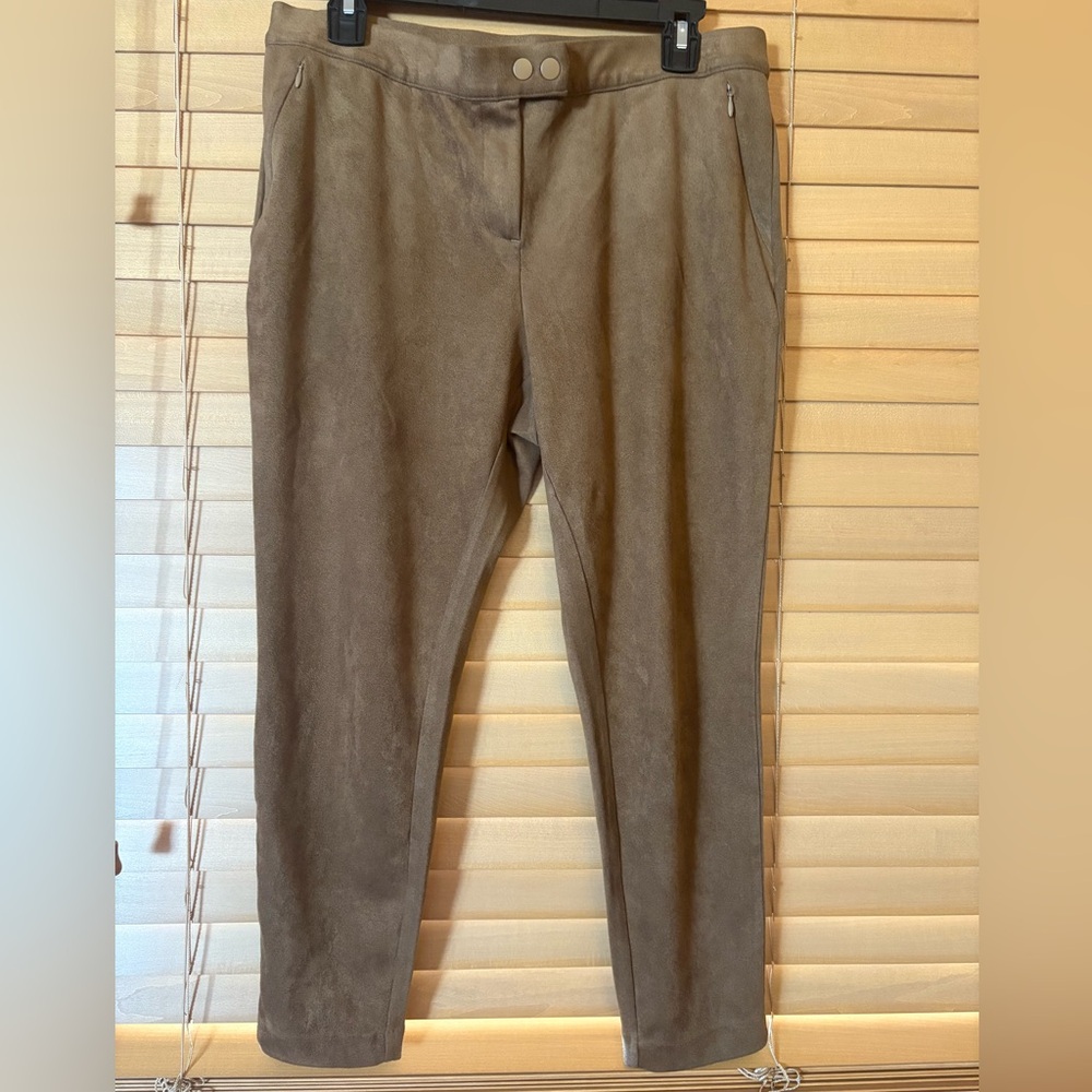 J. Jill Tan Suede feel Ankle Leggings/pants with 2 front pockets/zippers size M
